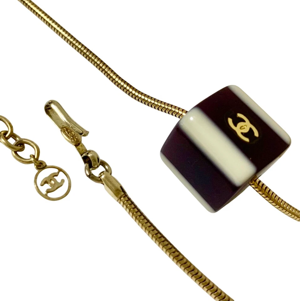 香奈儿 CC 标志紫色双色方方项链 24 英寸金色 01A 正品 #1344 — 第 4/4 张图片