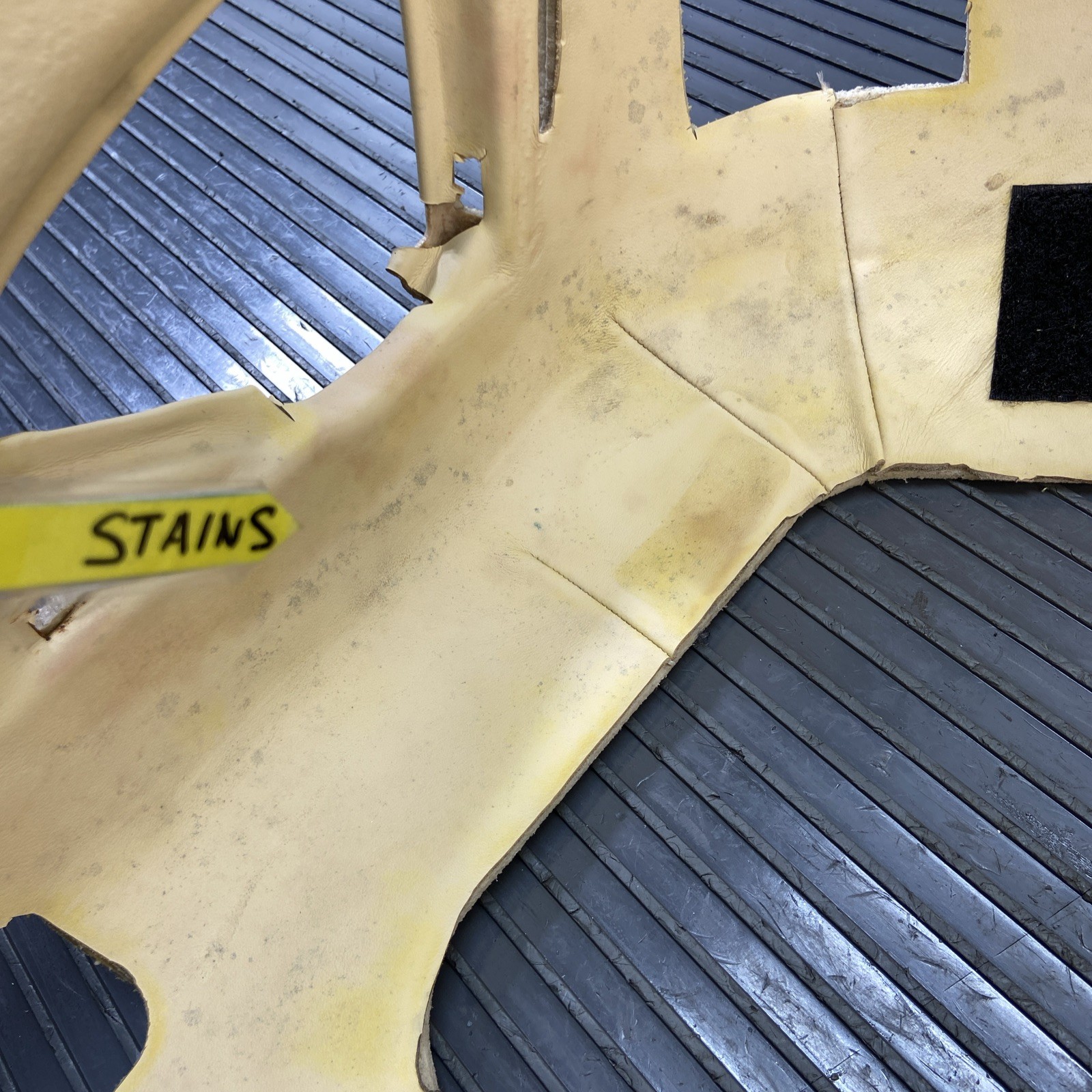 2018-2020 Ferrari Portofino F164 Second Row Seats Lower Crema OEM *NOTE*