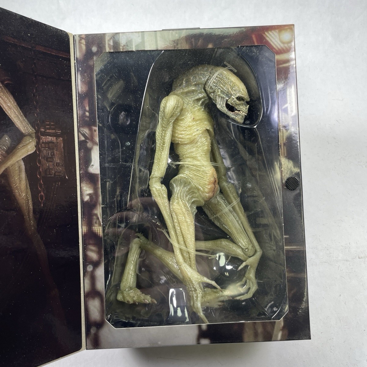 NECA 51654 Alien Resurrection Deluxe Newborn 7In Action Figure for 