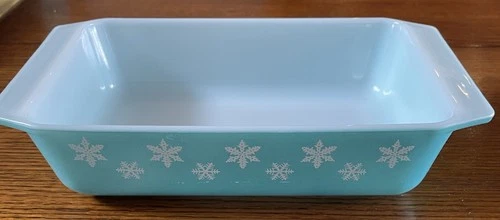 Vintage Pyrex Turquoise Snowflake 575-B 2 Qt Casserole Dish Space Saver No Lid