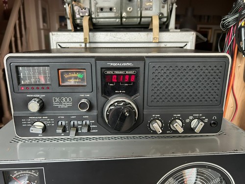 Realistic DX-300 Communications Receiver - working - see description