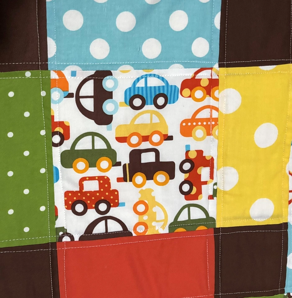 Edredón de bebé hecho a mano niños coches bebé retazos cuna 40" x 40" NUEVO Foto 3 de 4