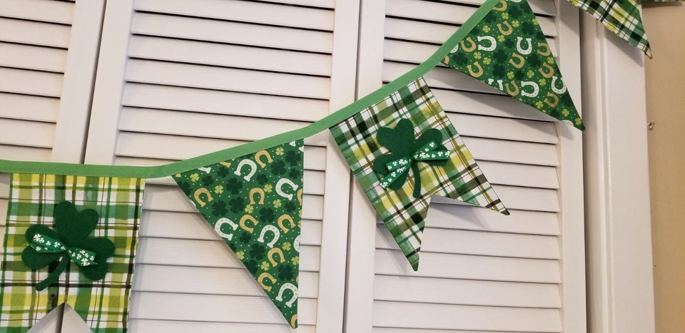 Guirnalda de 11 banderines hecha a mano 6 pies día de San Patricio tela de acolchado de algodón Foto 3 de 4