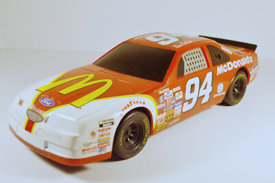1/18 ビル・エリオット　マクドナルド　フォード・サンダーバード　#94 NASCAR 1997 Bill Elliott #94 McDONALD's Ford Thunderbird 1