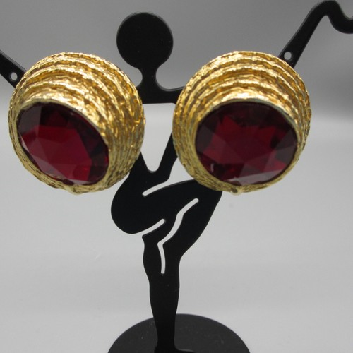 Vintage 80s Earrings Mogul Bold Red Gold Tone Clip On - Picture 6 of 19