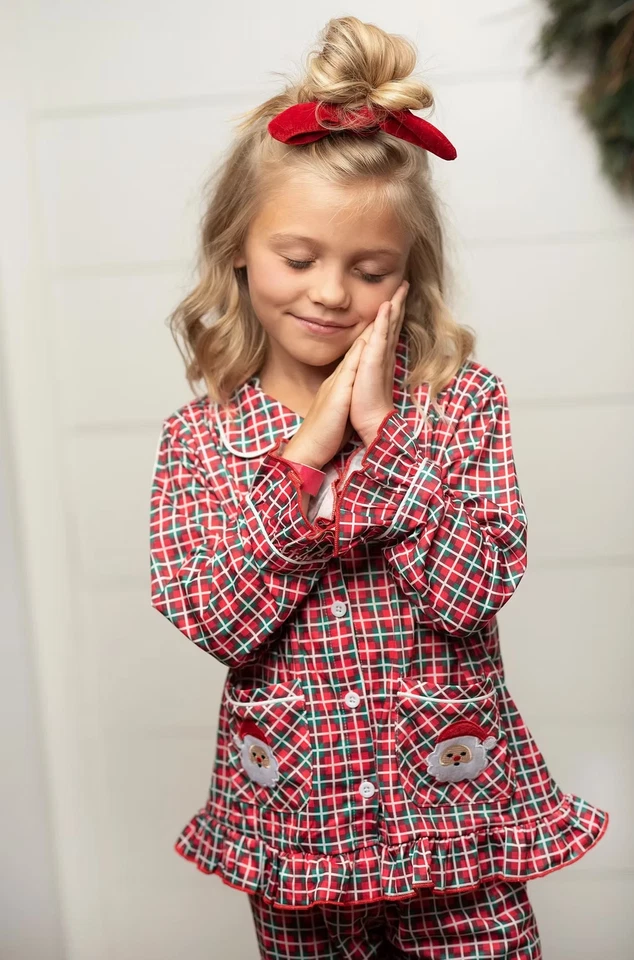 Girls Christmas Plaid Lounge Pajama Set w/ Santa Pockets & Ruffles Size 5/6 Unis - Image 3 of 4