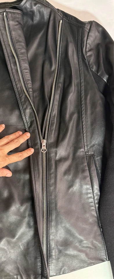 Chaqueta de cuero halógena para mujer negra talla grande Foto 3 de 4