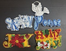 Completed Bucilla Felt Lot Of 4 Christmas Ornaments  Snow Peace Joy Holly Joly  