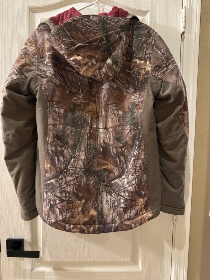 Chaqueta impermeable Field And Stream para mujer camuflada y forrada de lana roja talla pequeña Foto 4 de 4