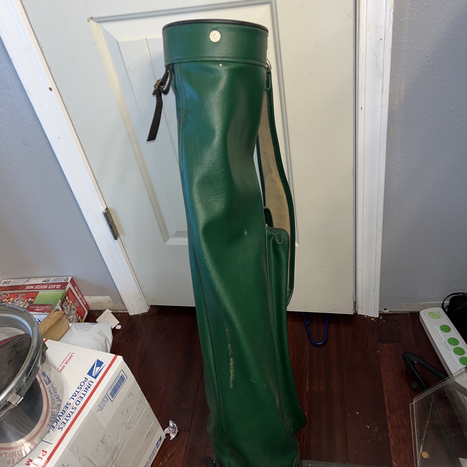 ( RARE )  VTG  vagabond Green golf bag (( Very Nice Shape ))