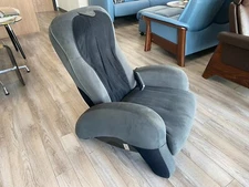 💥 Human Touch iJoy 100 Massage Chair Massaging Recliner - Gray Fabric - BROKEN