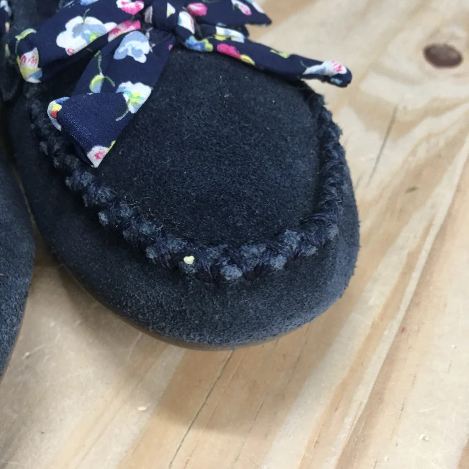 Minnetonka Shoes Womens 10 Blue Floral Bow Moccasin Slip On Flats Suede 69595 - Image 4 of 4