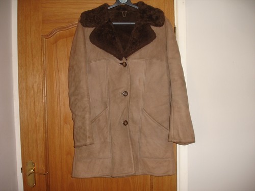 LADIES VINTAGE REAL SHEEPSKIN COAT SIZE 