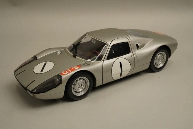 特価 MINICHAMPS 1/18 ポルシェ 904 カレラ GTS 日本GP 1:18 MINICHAMPS 183646701 Porsche 904 Carrera GTS Japanese GP 1964