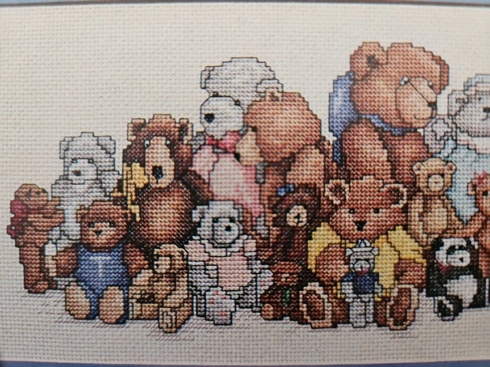 Leisure Arts TEDDY BEAR REUNION Counted Cross Stitch Leaflet 918 1990 FULL-COLOR - Image 2 of 4