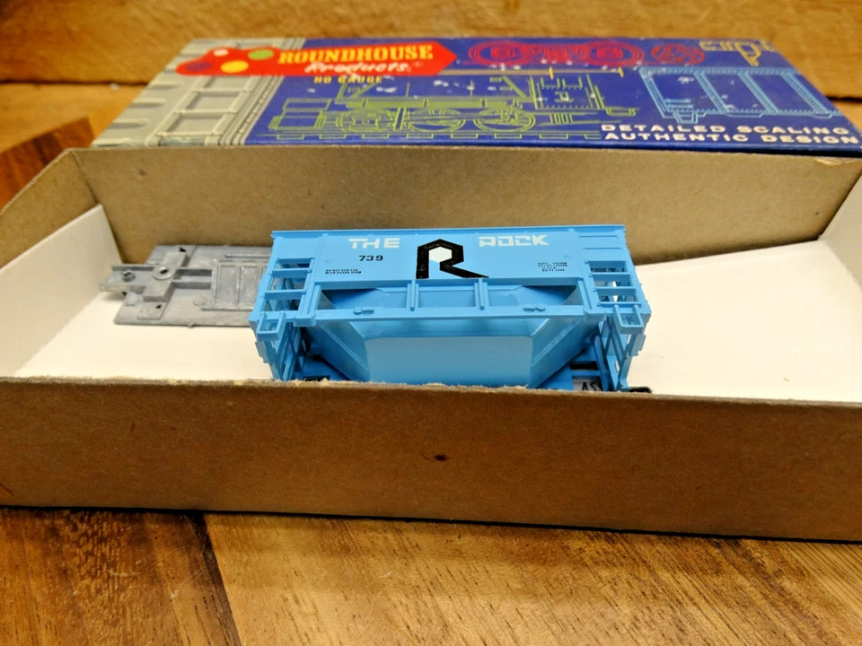 Roundhouse HO Scale The Rock 28' Rock Island Ore Car Kit 1419 - Image 3 of 4