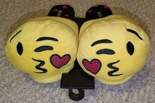 Olivia Miller Soft EMOJI Slippers GIRLS Size SMALL Shoe 5/6 Kiss Glitter Heart