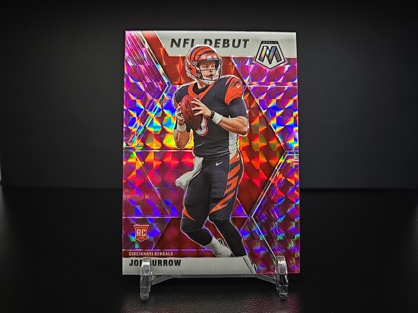 2020 Panini Mosaic - NFL Debut Joe Burrow #261 Camo Pink Mosaic Prizm (RC)