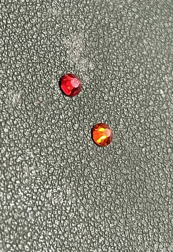 4MM Round TRAILER LIGHTS (6 RED & 6 AMBER) BRITAINS 1/32 SCALE , TO GLUE ON - Image 2 of 3