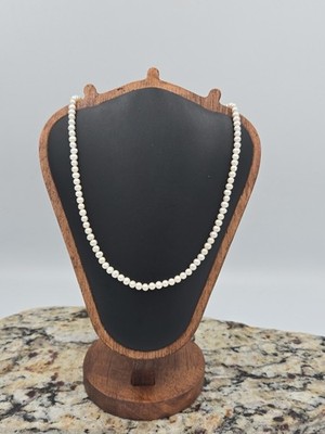 Unisex Perlenkette mit 14K Gelbgold Verschluss Datum Nachtklasse
