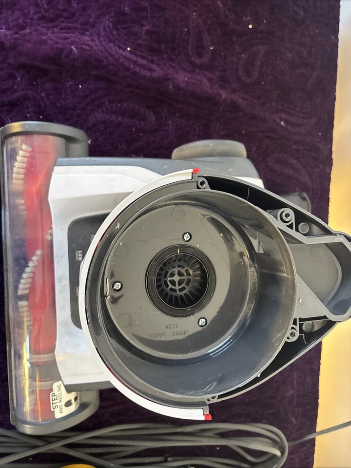 Aspiradora vertical Hoover cabezal eléctrico con filtro - UH75110 Foto 3 de 4