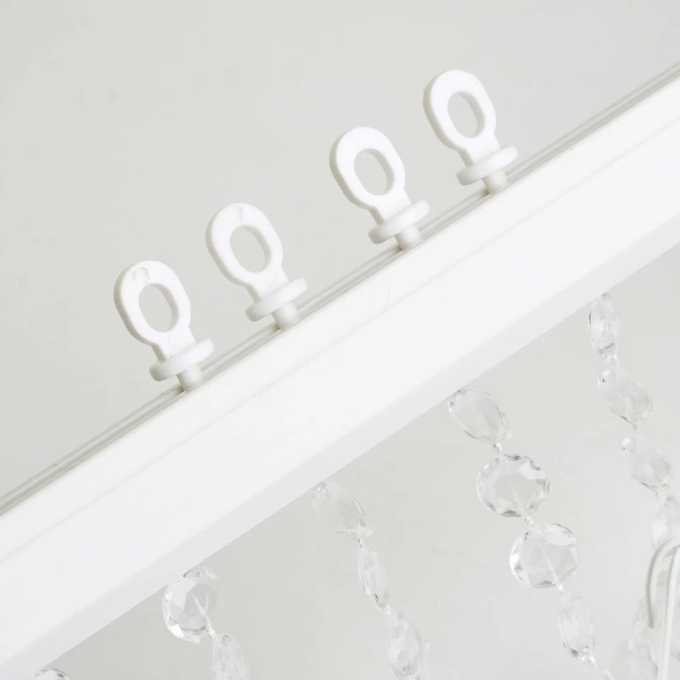 Cortina transparente de cuentas de acrílico con corte de diamante de 8 x 3 pies con decoración superior de varilla de metal Foto 4 de 4