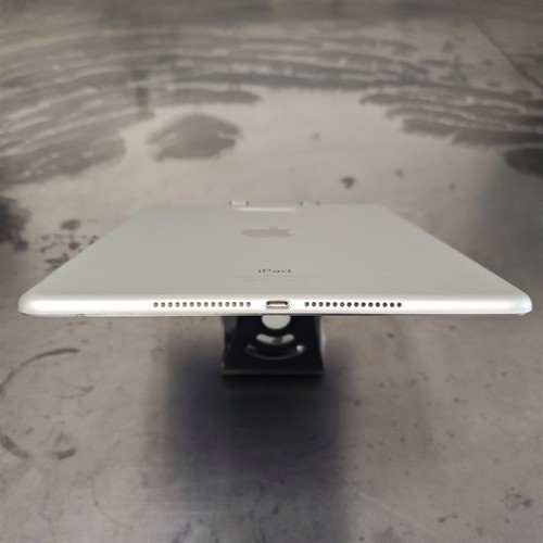 Apple iPad Air 2 128GB A1566 Wi-Fi 9.7" White/Silver Battery 94% Scratches #7 - Picture 10 of 11