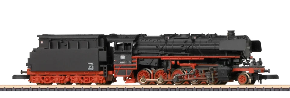 Marklin Z 88975 Class 44 Steam Locomotive with an Oil Tender DB - Image 2 of 3
