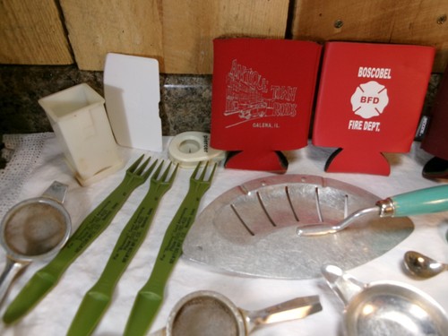 Lot of 45 Vintage Assorted Kitchen Utensil Gadget Items - Picture 2 of 5