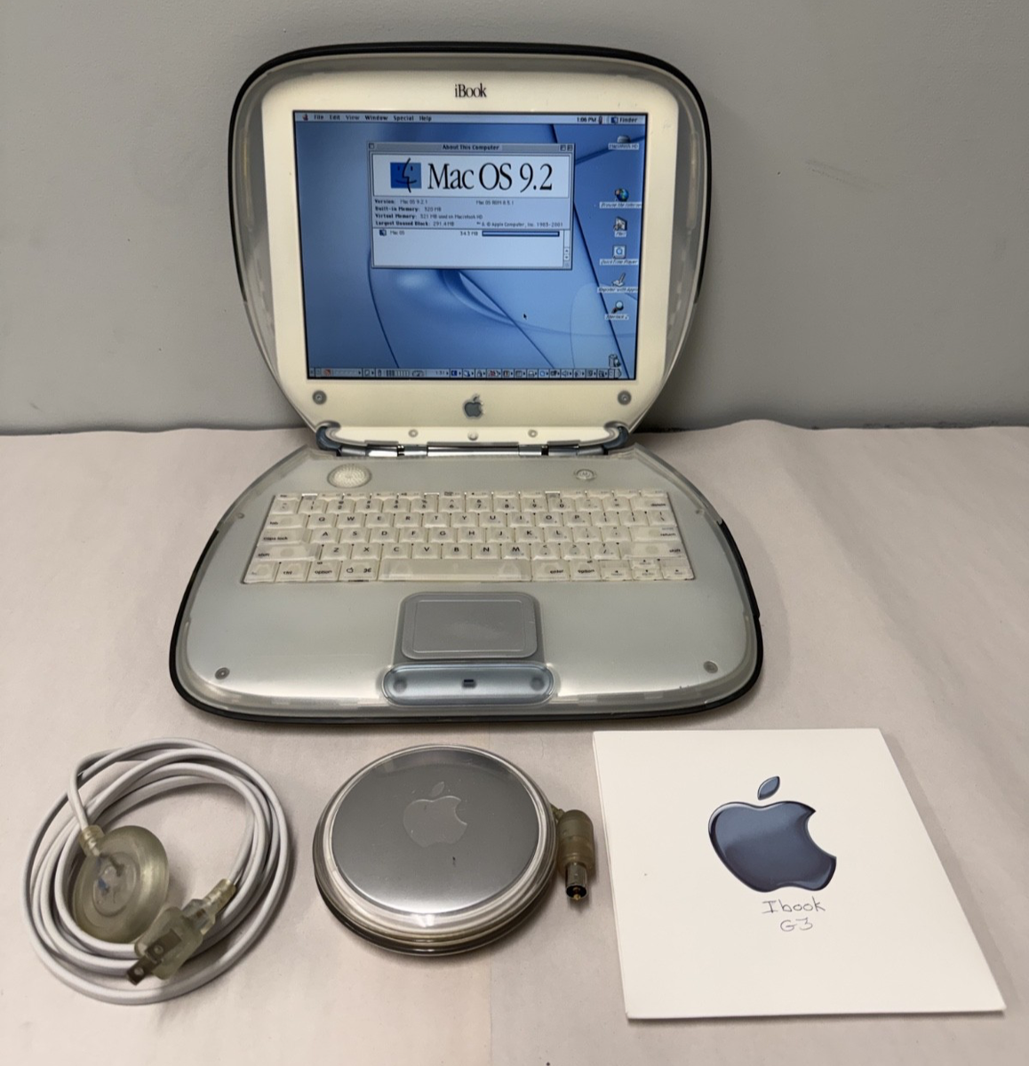 Apple iBook Clamshell 366 MHz G3 PowerPC Special Edition Graphite