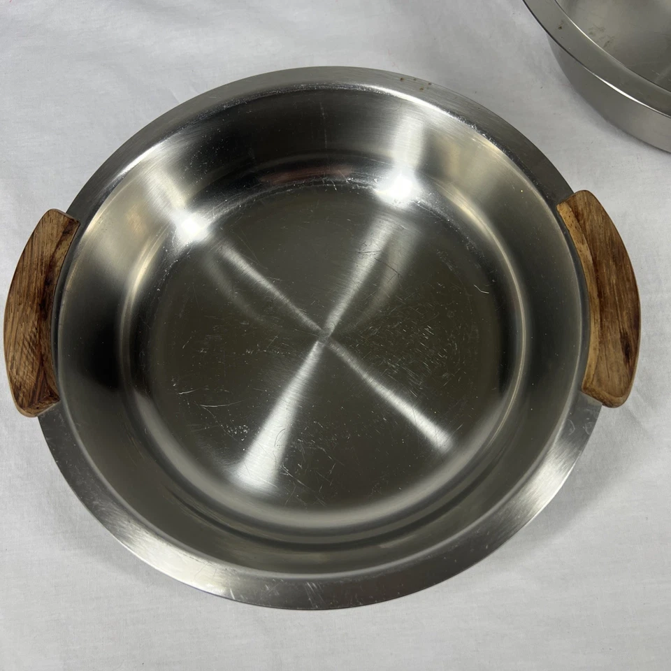 Juego de 2 tamaños de tazón de plato de acero inoxidable con asas de teca de mediados de siglo Stelton Denmark Foto 2 de 4