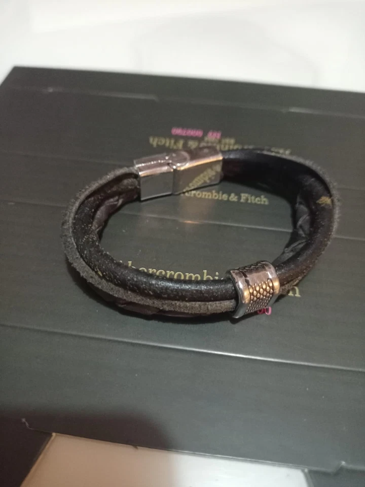 Abercrombie & Fitch Men’s Black Distressed Braided Leather Bracelet – Vintage - Imagem 4 de 4