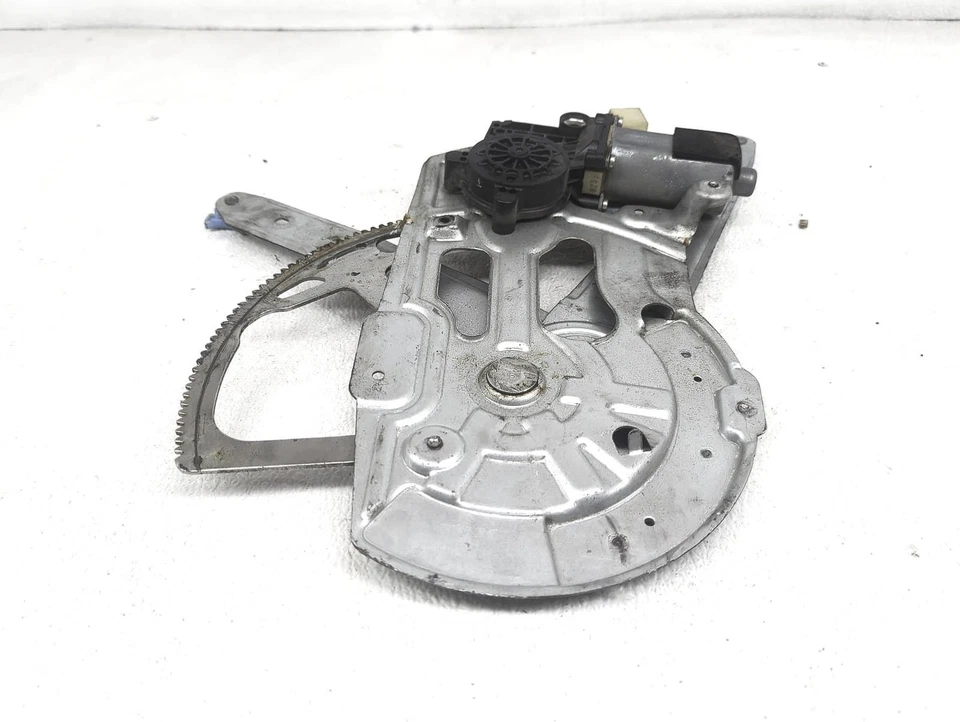 Регулятор двигателя стеклоподъемника передней водительской двери 2001-2005 Volvo S60 30661218 - Изображение 3 из 4