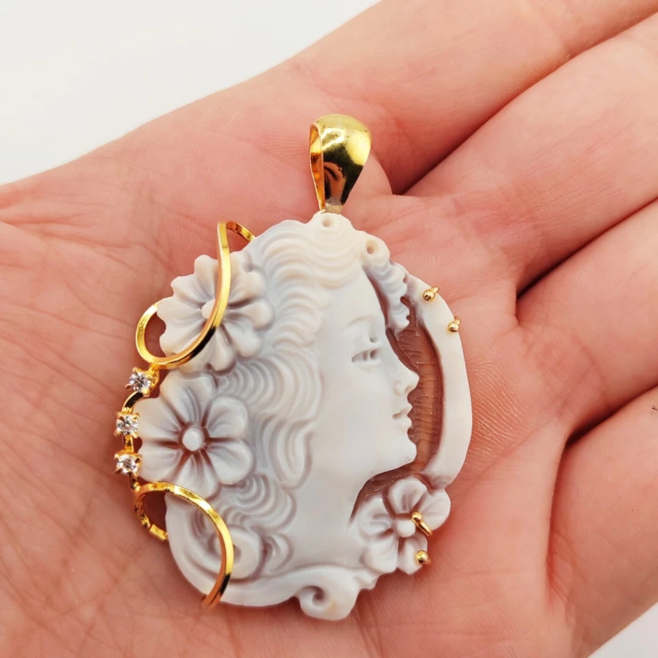 Ciondolo Cammeo in argento 925 dorato cammeo inciso a mano gioiello artigianale - Immagine 4 di 4