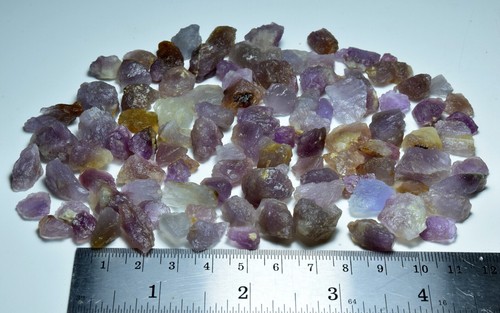Lotto grezzo 100 grammi cambio colore fluorescente fosforescente hackmanite #9 - Foto 5 di 7