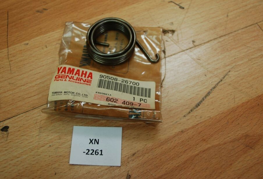 Yamaha YZ125 90508-26700-00 SPRING,TORSION Genuine NEU NOS xn2261