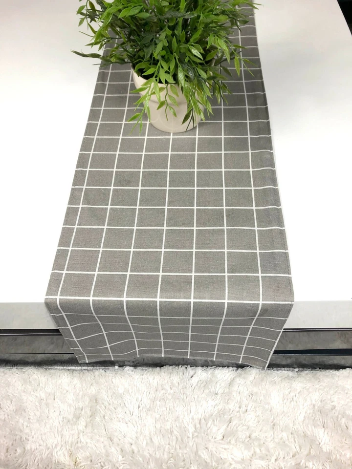 Table Runner, 100% Linen, Geometric Design - Image 2 of 4