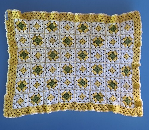 Vintage Granny Square Afghan Crochet Blanket Throw 36x46 Baby Infant Hand Made - Picture 3 of 11