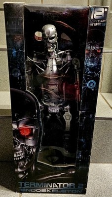 Neca Terminator 2 Endoskeleton  ''LIGHT UP EYES 1/4 Scale