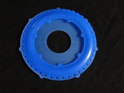 Clover 8708 Jumbo 3-1/2'' Round Quick YoYo Maker