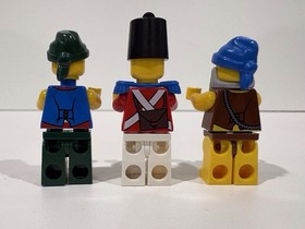 LEGO Pirates: Loot Island (6241) - COMPLETE w/1 Part Substitution