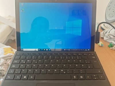 microsoft surface pro 1796, Intel  Core i5-7300U, Touch, guter Zustand,Win 10Pro