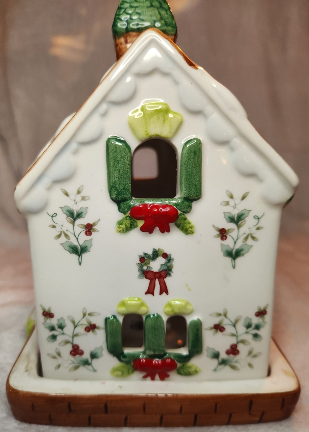 Pfaltzgraff "Winterberry Christmas House" tea light candle holder 