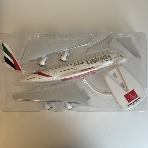 Airbus A380 Emirates Airline 2016 Model Scale 1:250 - Picture 5 of 8