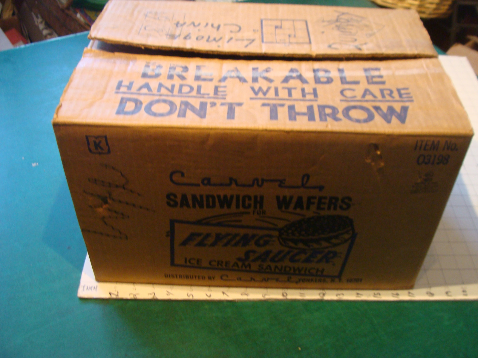 orig. cardboard CARVEL sandwich wafers FLYING SAUCER ice cream