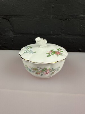 Aynsley Wild Tudor bedeckt Schmetterling Griff Deckel Zuckerdose Schmuck Topf