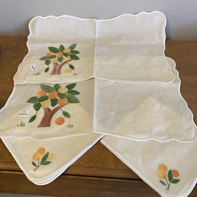 Vintage German  echte Hand arbeit  Set of 2 Doilies And 2 Napkins