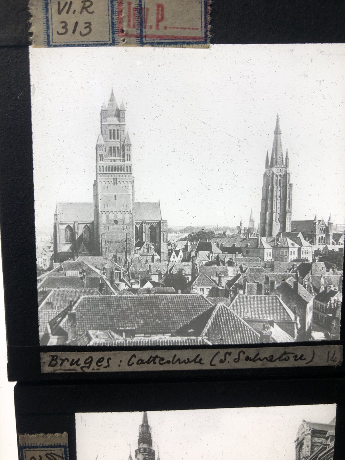 Foto 10 di 24