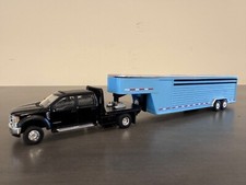 Custom 1/64 Greenlight 2020 Ford F-450 XLT with Blue Gooseneck Livestock Trailer