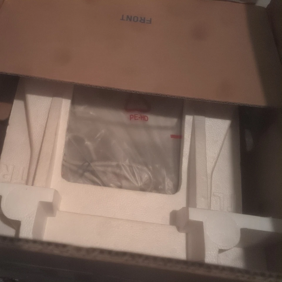 Monitor de computadora vintage Dell D1028L 17" CRT VGA 1280 x 1024 @ 60 Hz retro para juegos Foto 2 de 4